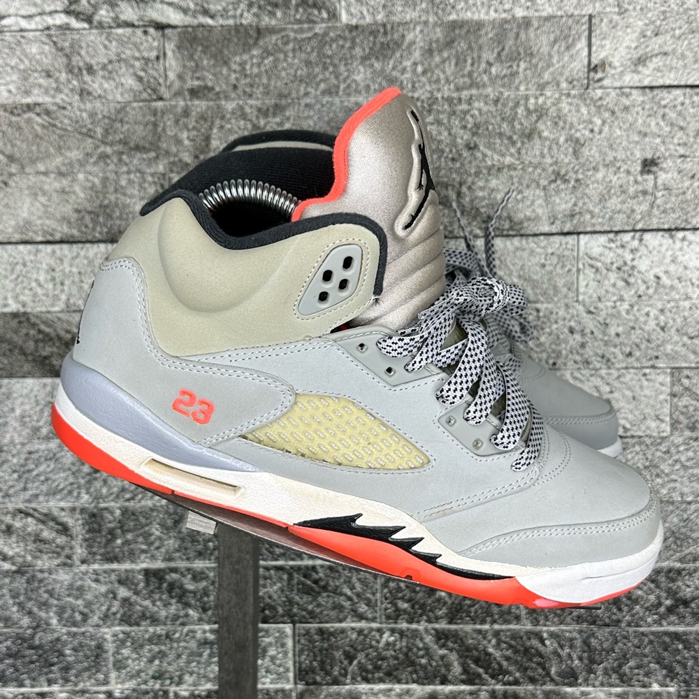 Jordan 5 Retro Hot Lava (GS) - Y7/M7/W8.5